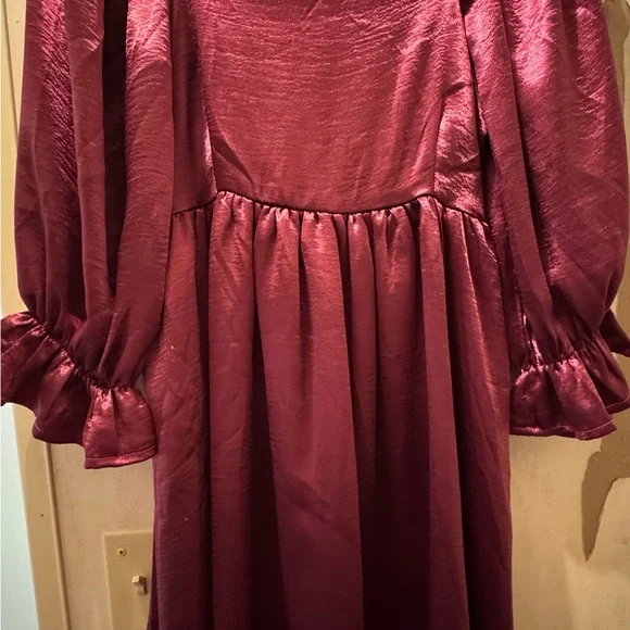 entro Shimmering Magenta Puff-Sleeve Mini Dress - Picture 3 of 3